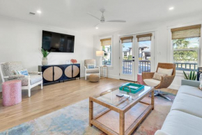 Little Wing JUST Renovated 3 BR 3 BA 3 Bikes Pool Sleeps 6